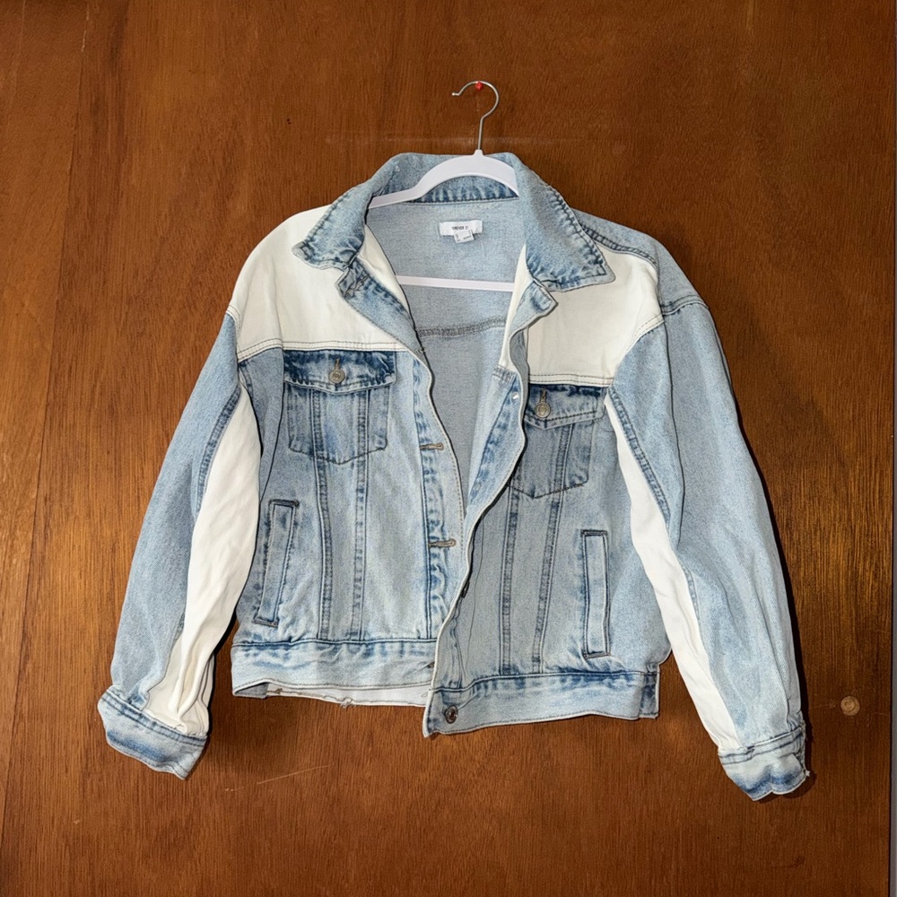 Forever 21 oversized Jean Jacket Women’s Size S